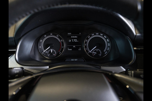 Škoda Kamiq 1.5 TSI ACT Business Edition 150pk / Achteruitrijcamera / Trekhaak / Apple carplay / Airco / Stoelverwarming /