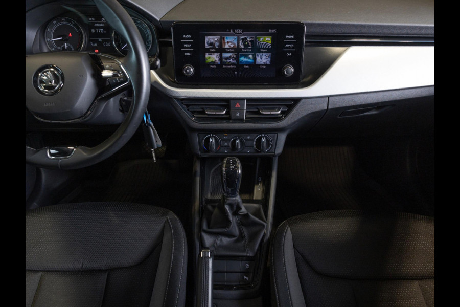 Škoda Kamiq 1.5 TSI ACT Business Edition 150pk / Achteruitrijcamera / Trekhaak / Apple carplay / Airco / Stoelverwarming /