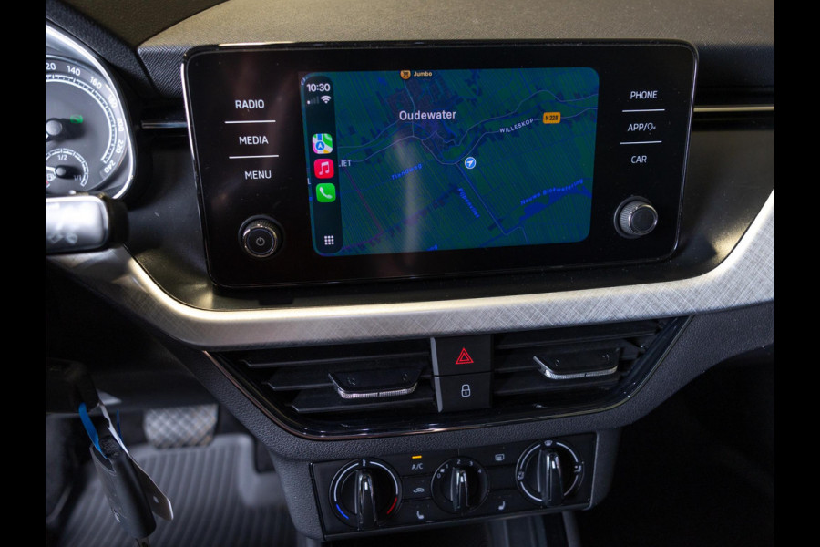 Škoda Kamiq 1.5 TSI ACT Business Edition 150pk / Achteruitrijcamera / Trekhaak / Apple carplay / Airco / Stoelverwarming /