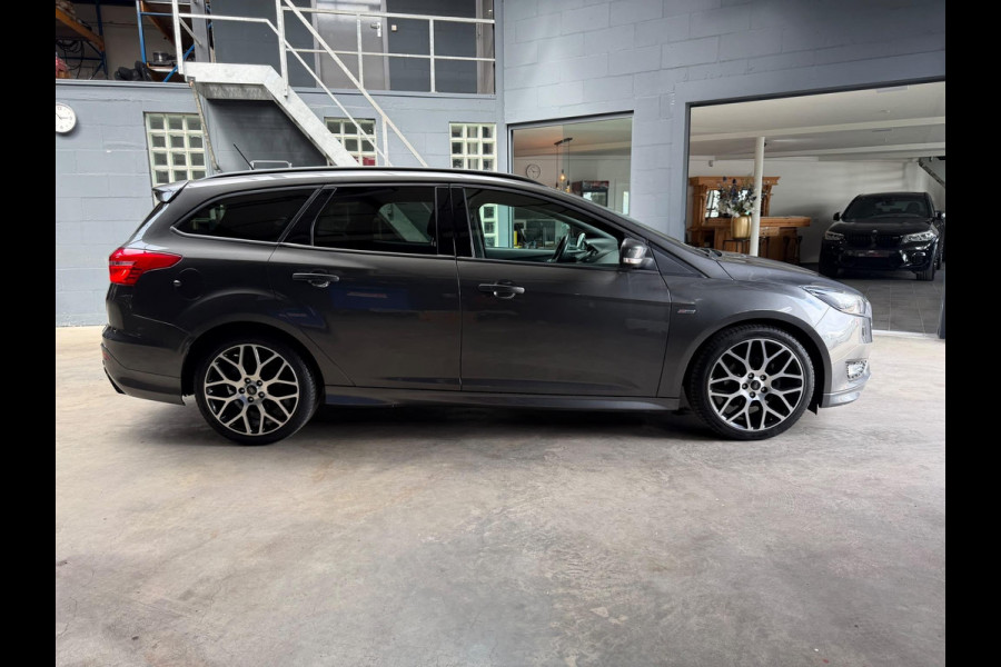 Ford FOCUS Wagon 1.0 ST-Line 140PK XENON-CLIMA-CAMERA-STLVERWARMING
