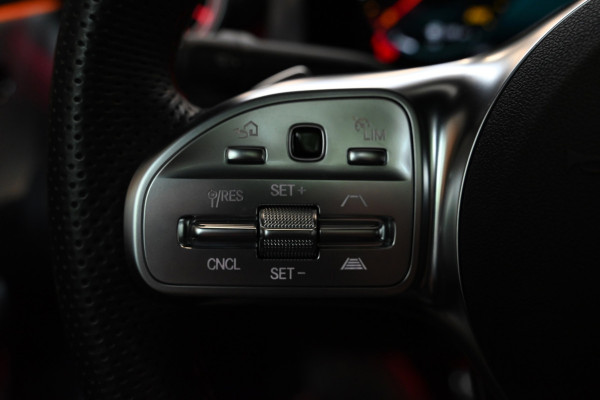 Mercedes-Benz CLA-Klasse 200 4-Matic AMG Line - 360 Camera - Distronic - Keyless Entry - Memory - Multibeam - Panorama -