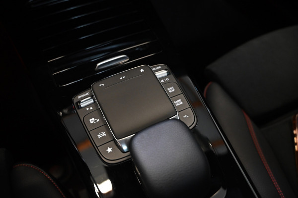 Mercedes-Benz CLA-Klasse 200 4-Matic AMG Line - 360 Camera - Distronic - Keyless Entry - Memory - Multibeam - Panorama -