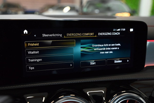 Mercedes-Benz CLA-Klasse 200 4-Matic AMG Line - 360 Camera - Distronic - Keyless Entry - Memory - Multibeam - Panorama -