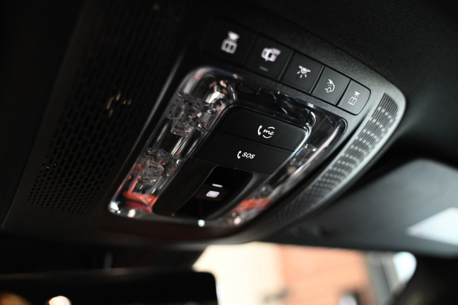 Mercedes-Benz CLA-Klasse 200 4-Matic AMG Line - 360 Camera - Distronic - Keyless Entry - Memory - Multibeam - Panorama -