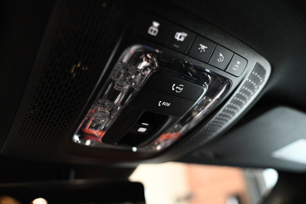Mercedes-Benz CLA-Klasse 200 4-Matic AMG Line - 360 Camera - Distronic - Keyless Entry - Memory - Multibeam - Panorama -