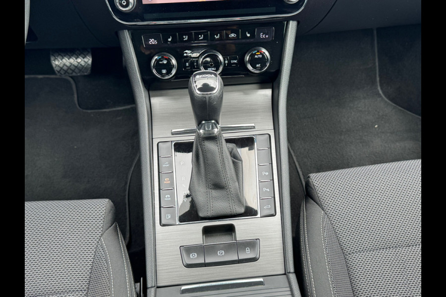 Škoda Superb Combi 1.4 TSI iV Style * Trekhaak * Memory * Digitale teller *