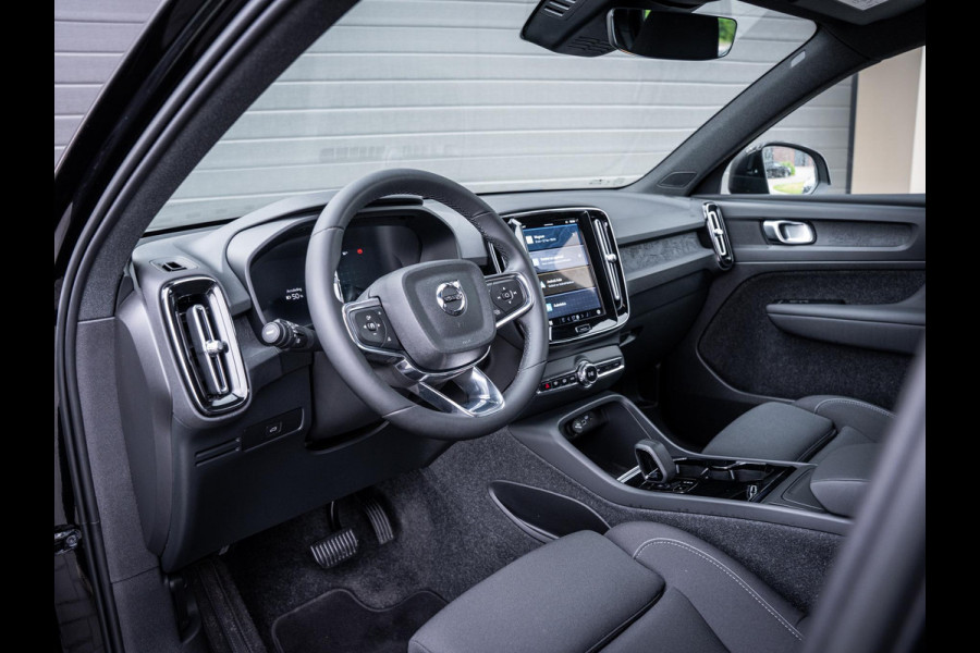 Volvo XC40 Recharge Plus 70kWh - R-Design l 96% SOH l Warmtepomp l Trekhaak l Camera