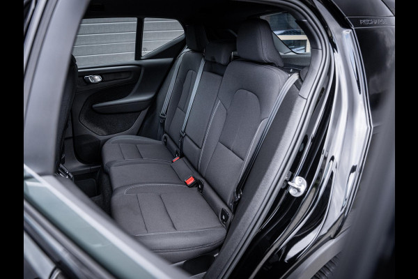 Volvo XC40 Recharge Plus 70kWh - R-Design l 96% SOH l Warmtepomp l Trekhaak l Camera