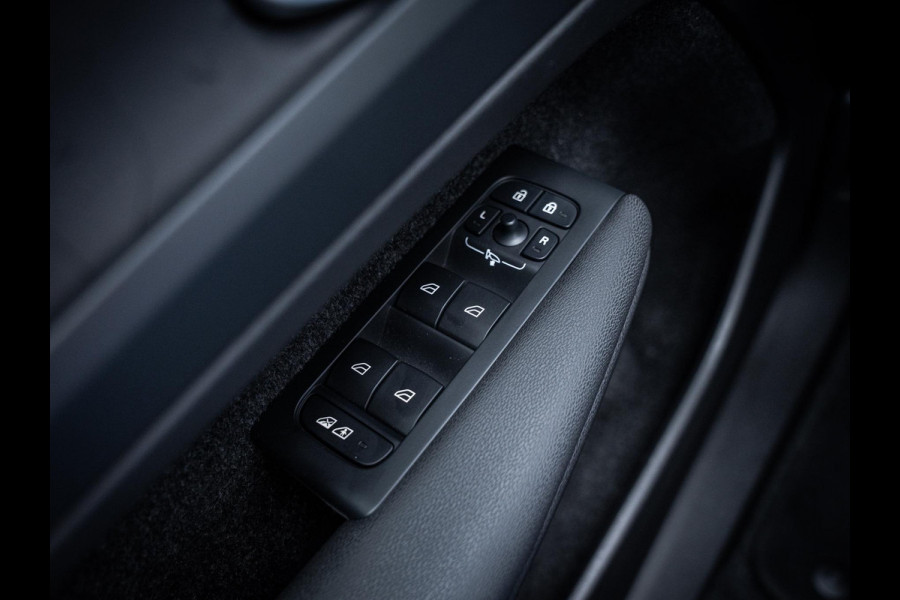 Volvo XC40 Recharge Plus 70kWh - R-Design l 96% SOH l Warmtepomp l Trekhaak l Camera