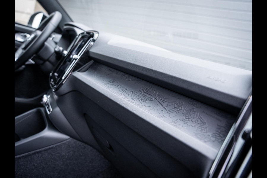 Volvo XC40 Recharge Plus 70kWh - R-Design l 96% SOH l Warmtepomp l Trekhaak l Camera