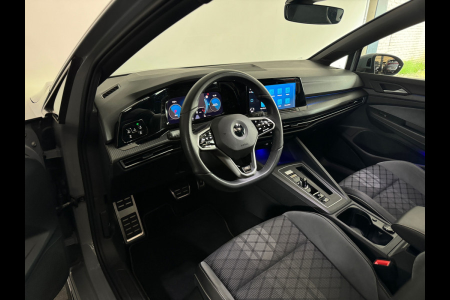 Volkswagen Golf 1.5 eTSI R-Line Pano|Trekhaak|Camera|IQ Light
