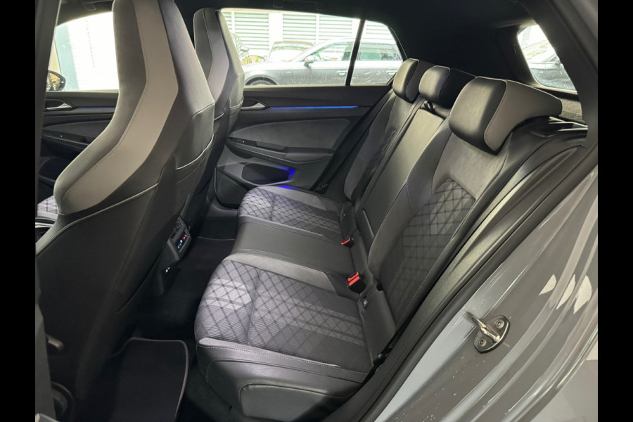 Volkswagen Golf 1.5 eTSI R-Line Pano|Trekhaak|Camera|IQ Light