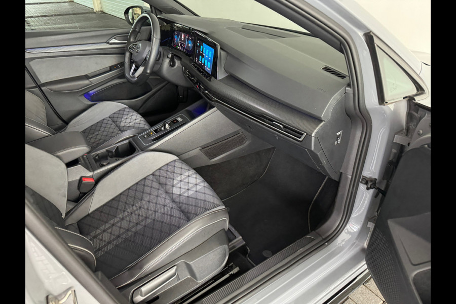 Volkswagen Golf 1.5 eTSI R-Line Pano|Trekhaak|Camera|IQ Light