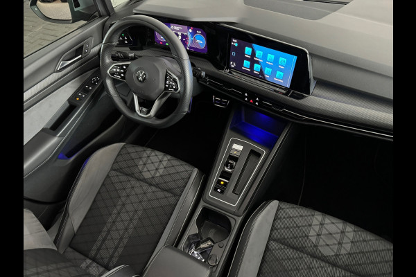 Volkswagen Golf 1.5 eTSI R-Line Pano|Trekhaak|Camera|IQ Light