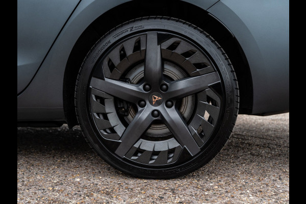 CUPRA Leon Sportstourer 1.4 e-Hybrid 245PK VZ Performance | Pano | Leder | Camera | Matte Grey