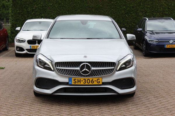 Mercedes-Benz A-Klasse 180 Sport Edition AMG / Camera / Navigatie / Leder&Alcantara / 18'' / Stoelverwarming / Cruise Control