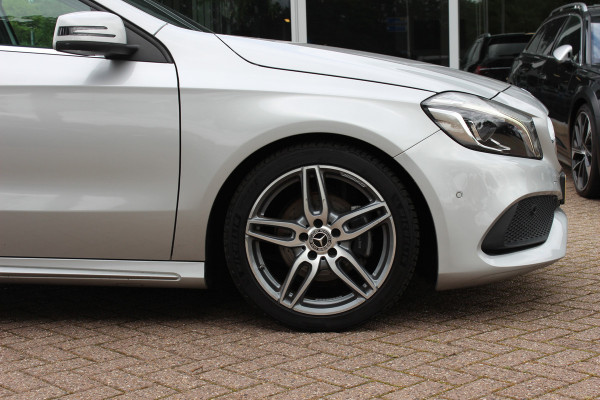 Mercedes-Benz A-Klasse 180 Sport Edition AMG / Camera / Navigatie / Leder&Alcantara / 18'' / Stoelverwarming / Cruise Control