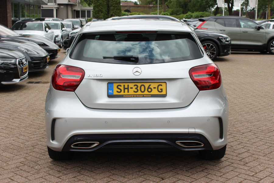 Mercedes-Benz A-Klasse 180 Sport Edition AMG / Camera / Navigatie / Leder&Alcantara / 18'' / Stoelverwarming / Cruise Control