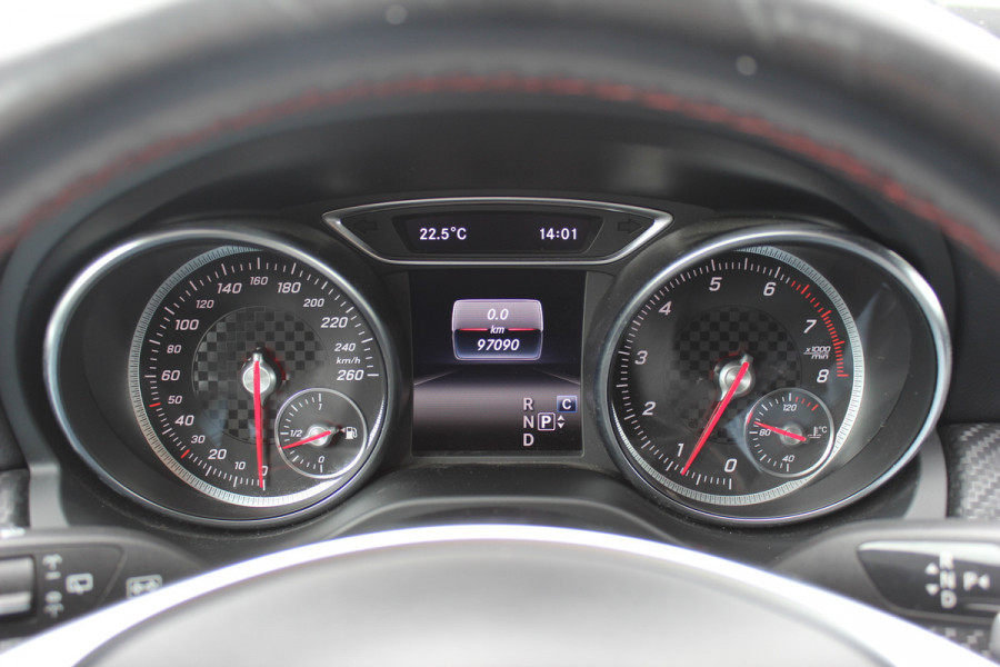 Mercedes-Benz A-Klasse 180 Sport Edition AMG / Camera / Navigatie / Leder&Alcantara / 18'' / Stoelverwarming / Cruise Control