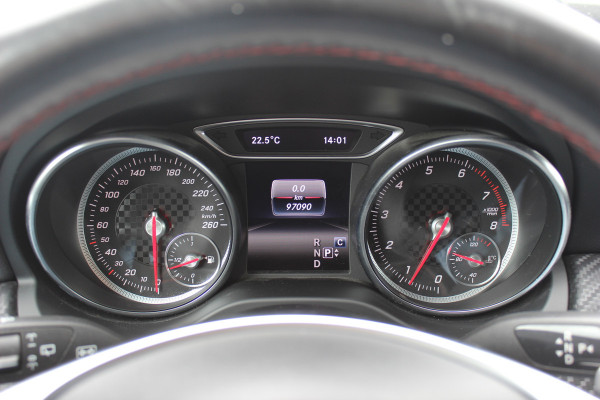 Mercedes-Benz A-Klasse 180 Sport Edition AMG / Camera / Navigatie / Leder&Alcantara / 18'' / Stoelverwarming / Cruise Control