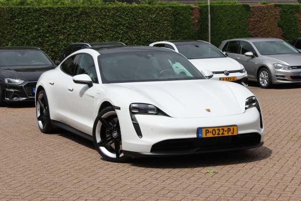 Porsche Taycan Performance 84 kWh / SOH 92,7% / Panoramadak / 360Camera / Keyless / 21'' / Sportchrono / Dodehoek / DAB / Stoelverwarming / Cruise Control