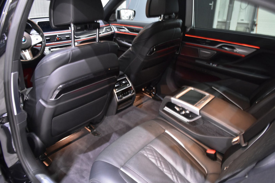 BMW 7 Serie 745Le High Exe M-Sport / Pano / 4WD Besturing / Softclose / 360 Camera