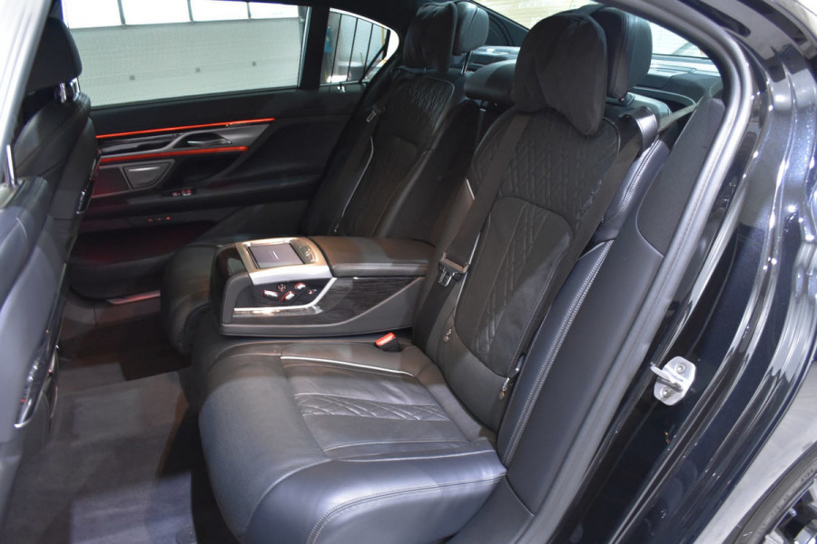 BMW 7 Serie 745Le High Exe M-Sport / Pano / 4WD Besturing / Softclose / 360 Camera