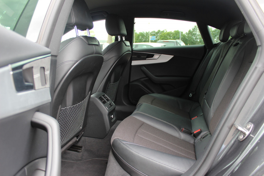 Audi A5 Sportback 2.0 TFSI MHEV Sport S-line Edition / Navigatie / Parkeerhulp V+A / Sportstoelen / 18'' / Half leder / Cruise Control