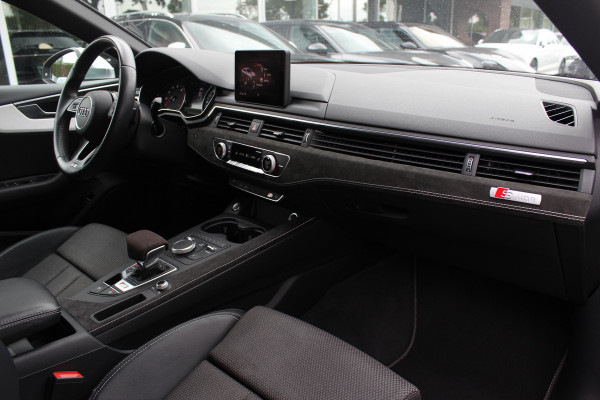 Audi A5 Sportback 2.0 TFSI MHEV Sport S-line Edition / Navigatie / Parkeerhulp V+A / Sportstoelen / 18'' / Half leder / Cruise Control