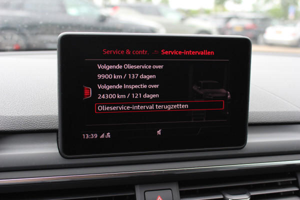 Audi A5 Sportback 2.0 TFSI MHEV Sport S-line Edition / Navigatie / Parkeerhulp V+A / Sportstoelen / 18'' / Half leder / Cruise Control