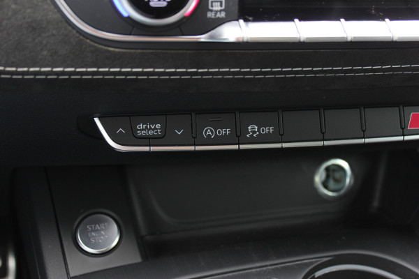 Audi A5 Sportback 2.0 TFSI MHEV Sport S-line Edition / Navigatie / Parkeerhulp V+A / Sportstoelen / 18'' / Half leder / Cruise Control