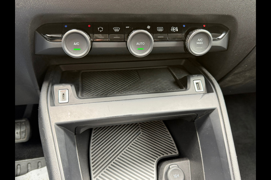 Citroën C4 1.2 PureTech Shine 131 Pk Automaat | Navigatie | Airco | Camera | Cruise | 18" Lichtmetaal.