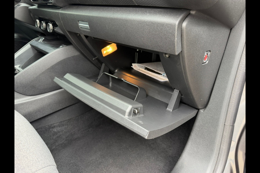 Citroën C4 1.2 PureTech Shine 131 Pk Automaat | Navigatie | Airco | Camera | Cruise | 18" Lichtmetaal.