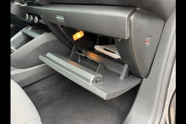 Citroën C4 1.2 PureTech Shine 131 Pk Automaat | Navigatie | Airco | Camera | Cruise | 18" Lichtmetaal.