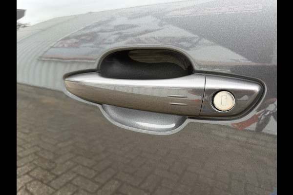 Citroën C4 1.2 PureTech Shine 131 Pk Automaat | Navigatie | Airco | Camera | Cruise | 18" Lichtmetaal.