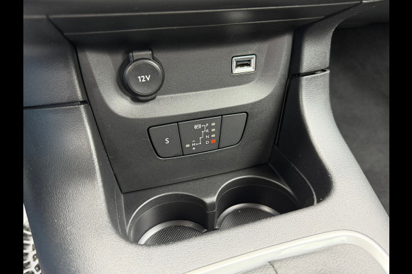 Citroën C3 1.2 PureTech Shine Automaat 110 Pk | Navigatie | Clima | Cruise | Camera.
