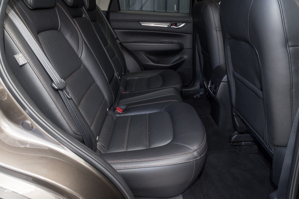 Mazda CX-5 2.0 SkyActiv-G 165 GT-M | Adaptieve cruise | Trekhaak | Keyless | Memory | Bose audio |