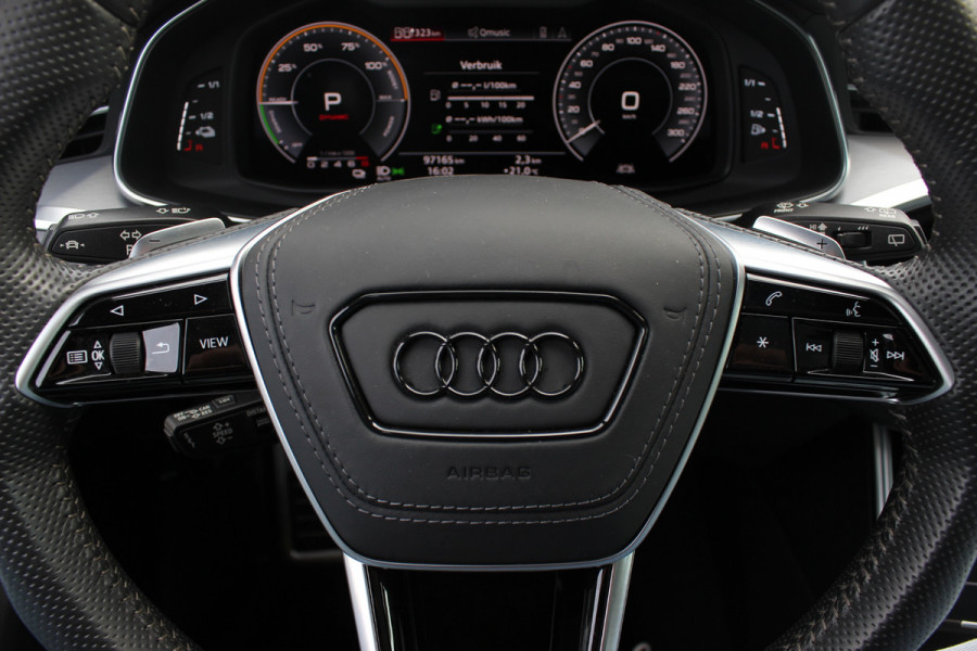 Audi A6 Avant 55 TFSI e quattro Competition / Trekhaak / Panoramadak / 360Camera / Head-up / RS Seats / Softclose / Matrix LED / 20'' / Keyless / CarPlay / Dodeheok / DAB / Cruise Control Adaptief