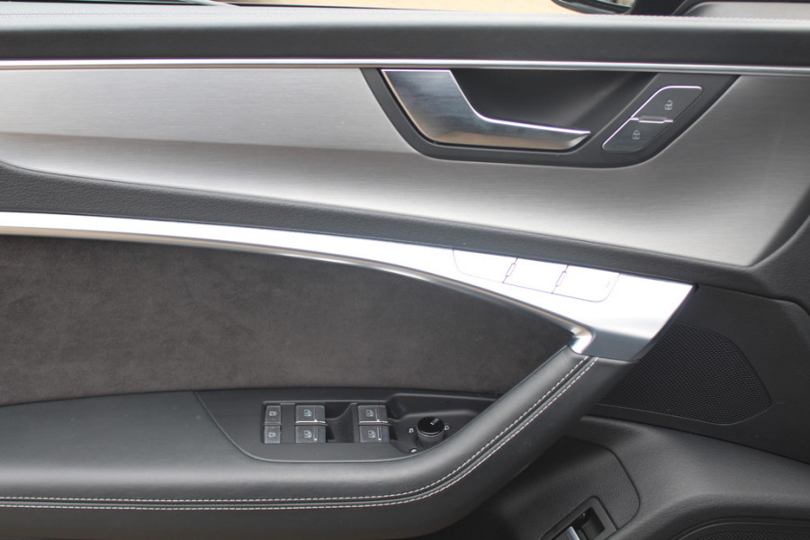 Audi A6 Avant 55 TFSI e quattro Competition / Trekhaak / Panoramadak / 360Camera / Head-up / RS Seats / Softclose / Matrix LED / 20'' / Keyless / CarPlay / Dodeheok / DAB / Cruise Control Adaptief