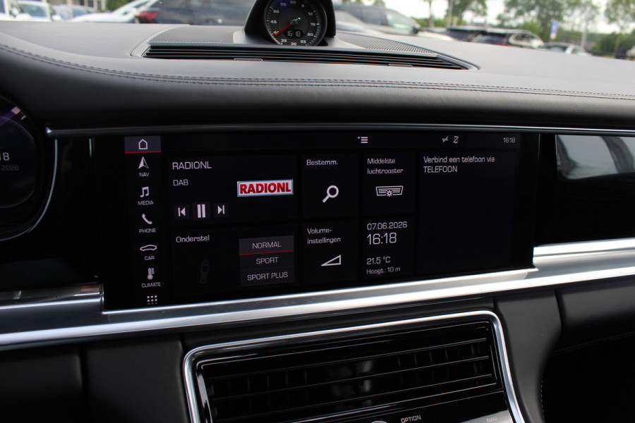Porsche Panamera Sport Turismo 4.0 GTS / Panoramadak / Camera / Luchtvering / Softclose / Bose / Keyless / 21'' / Sportchrono+Design / Stoel+Stuurverwamring / Dodehoek / DAB / ACC