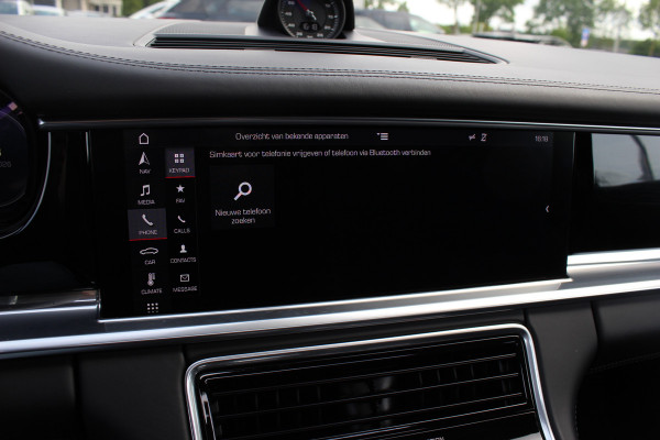 Porsche Panamera Sport Turismo 4.0 GTS / Panoramadak / Camera / Luchtvering / Softclose / Bose / Keyless / 21'' / Sportchrono+Design / Stoel+Stuurverwamring / Dodehoek / DAB / ACC