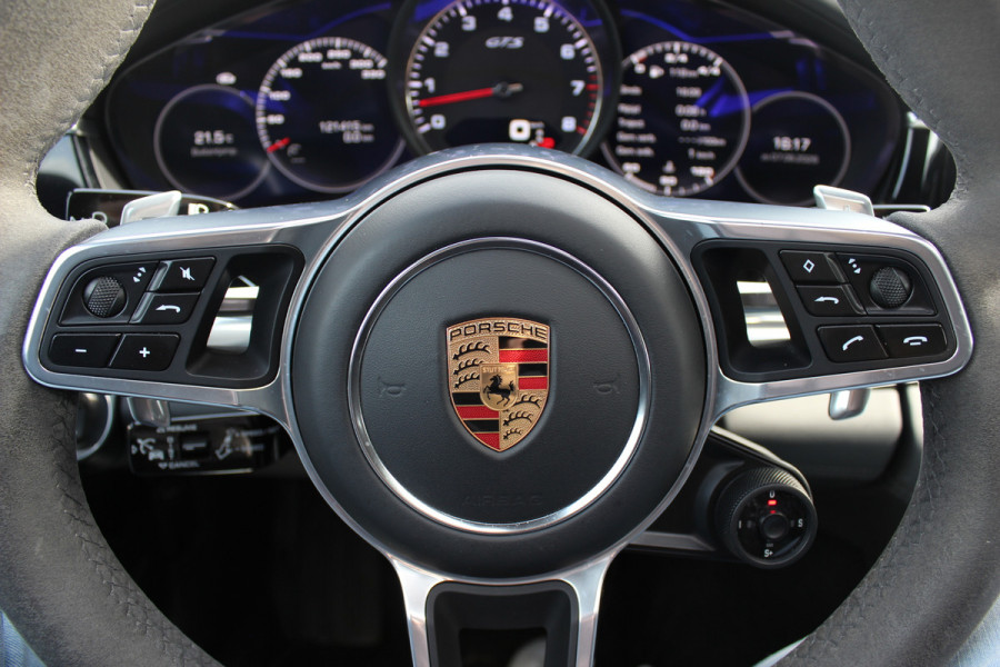 Porsche Panamera Sport Turismo 4.0 GTS / Panoramadak / Camera / Luchtvering / Softclose / Bose / Keyless / 21'' / Sportchrono+Design / Stoel+Stuurverwamring / Dodehoek / DAB / ACC