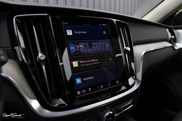 Volvo V60 2.0 T8 Plug-in hybrid AWD Ultimate Dark | Bowers&Wilkins | Panorama dak | Zwenkbare trekhaak | Stoelverkoeling+massage |