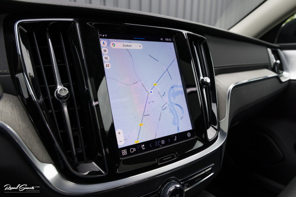 Volvo V60 2.0 T8 Plug-in hybrid AWD Ultimate Dark | Bowers&Wilkins | Panorama dak | Zwenkbare trekhaak | Stoelverkoeling+massage |