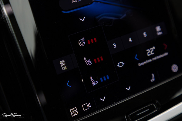 Volvo V60 2.0 T8 Plug-in hybrid AWD Ultimate Dark | Bowers&Wilkins | Panorama dak | Zwenkbare trekhaak | Stoelverkoeling+massage |