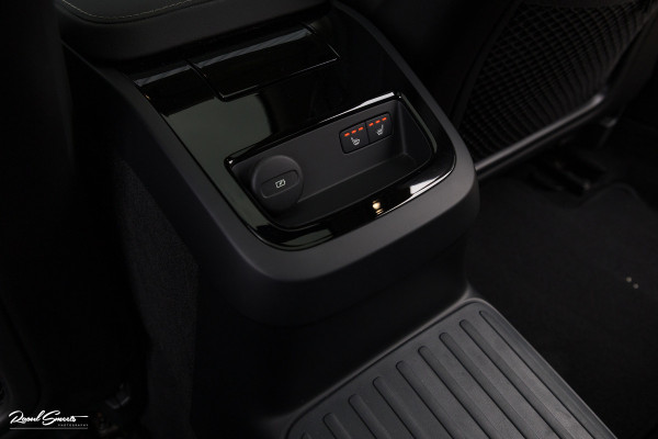 Volvo V60 2.0 T8 Plug-in hybrid AWD Ultimate Dark | Bowers&Wilkins | Panorama dak | Zwenkbare trekhaak | Stoelverkoeling+massage |