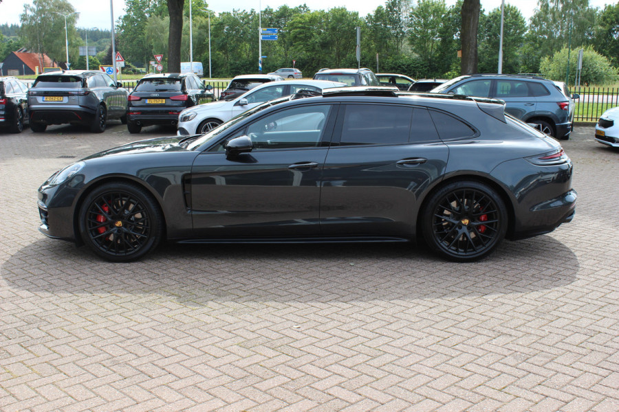 Porsche Panamera Sport Turismo 4.0 GTS / Panoramadak / Camera / Luchtvering / Softclose / Bose / Keyless / 21'' / Sportchrono+Design / Stoel+Stuurverwamring / Dodehoek / DAB / ACC