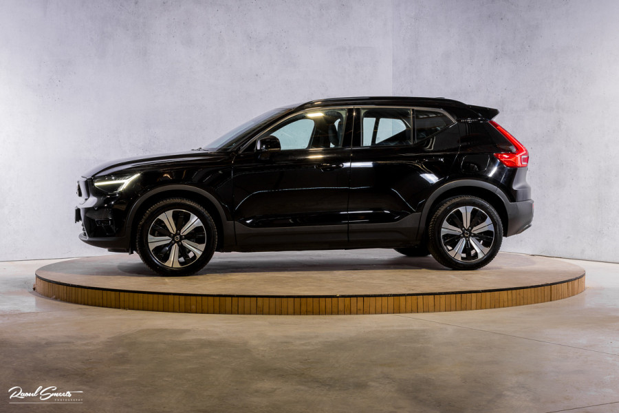 Volvo XC40 Recharge Ultimate 70 kWh | Zwenkbare trekhaak | Panorama dak | Memory | Adaptieve cruise | Blis | Memory |