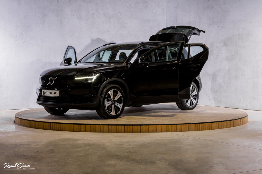 Volvo XC40 Recharge Ultimate 70 kWh | Zwenkbare trekhaak | Panorama dak | Memory | Adaptieve cruise | Blis | Memory |