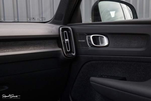 Volvo XC40 Recharge Ultimate 70 kWh | Zwenkbare trekhaak | Panorama dak | Memory | Adaptieve cruise | Blis | Memory |